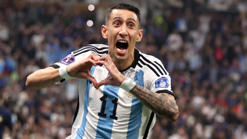 Angel Di Maria's performance began to decline under coach Van Gaal