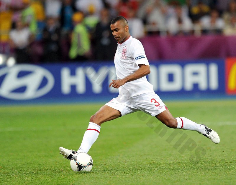 Ashley Cole - Soccer players with number 3