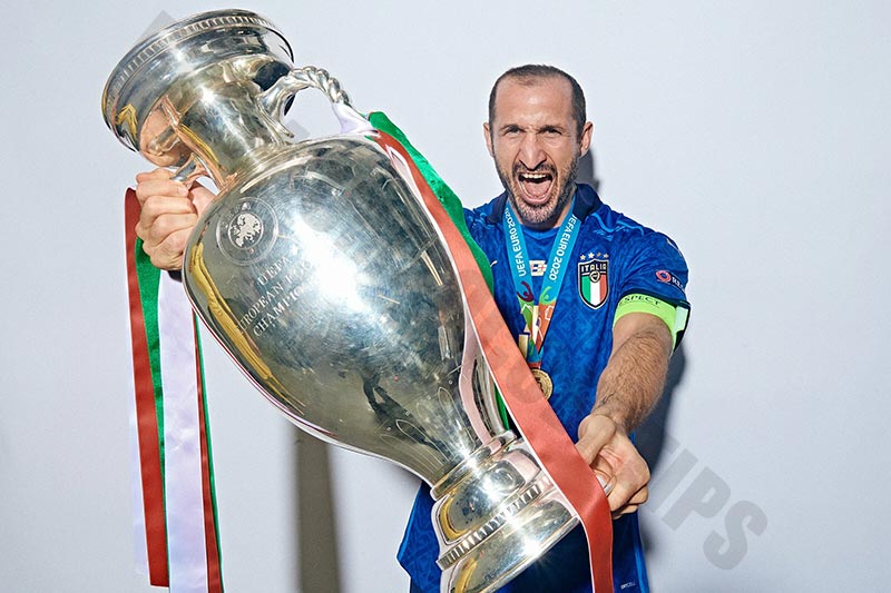 Chiellini - Soccer players with number 3