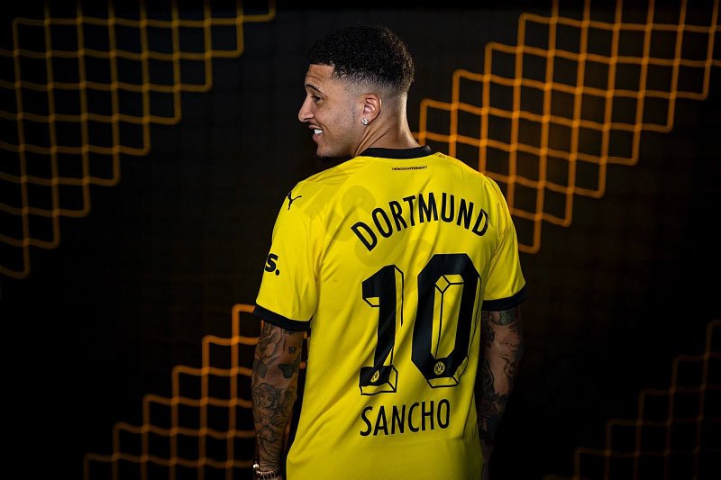 Jadon Sancho - Number 25 soccer players