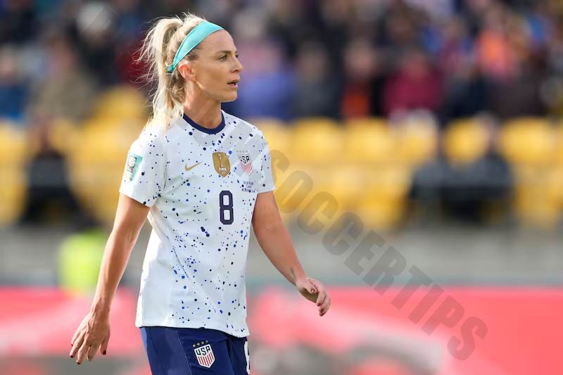 Julie Ertz - Best player US women's soccer