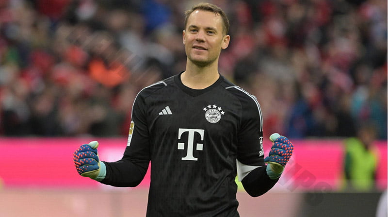 Manuel Neuer - Most expensive goalkeeper 