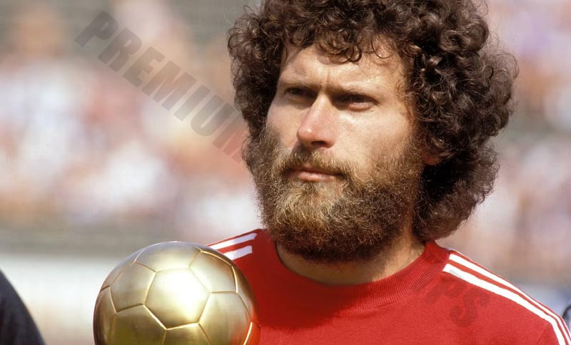 Paul Breitner - Soccer players with number 3