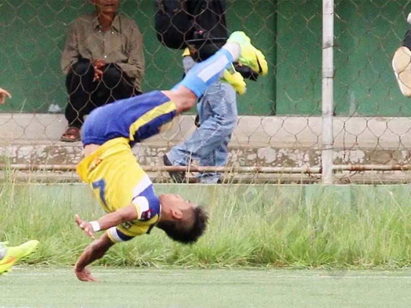 Peter Biaksangzuala - Soccer players who died on the field