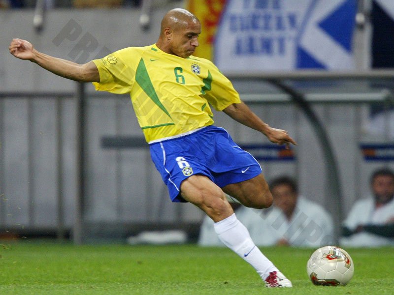 Roberto Carlos - Soccer players with number 3