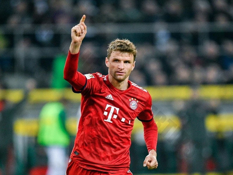 Thomas Muller - Football players with number 25