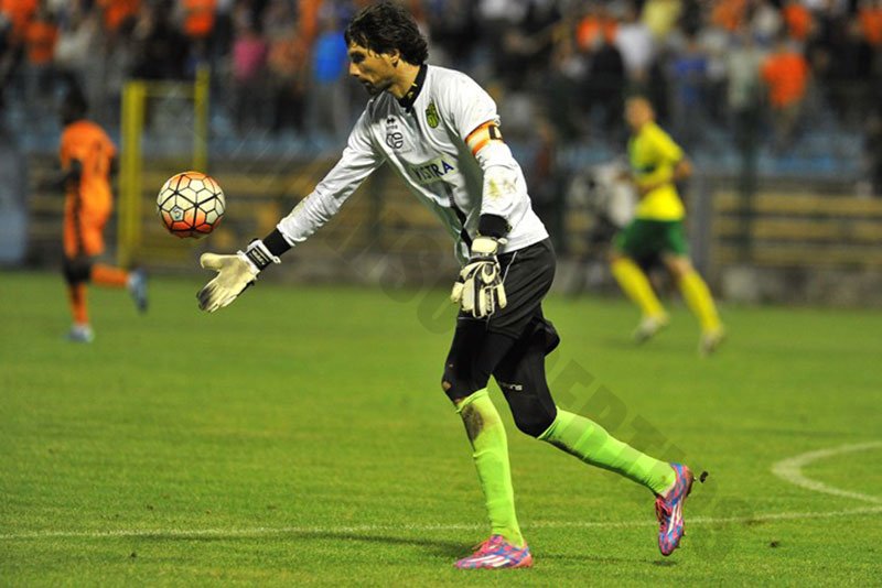 Vanja Ivesa - Tallest goalkeeper in football