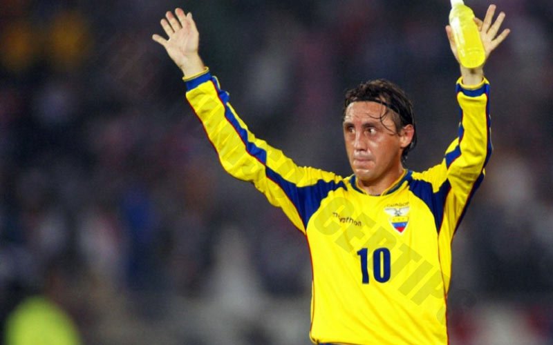 Alex Aguinaga - Ecuador best football player