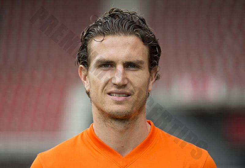 Daryl Janmaat - Headband for soccer players with long hair