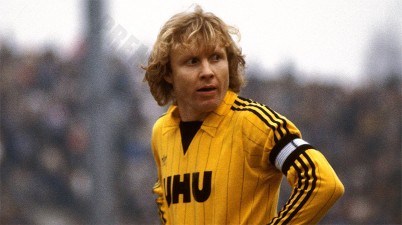 Top goal bundesliga: Manfred Burgsmuller (213 goals)