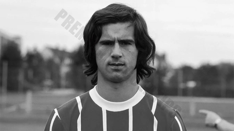 Most right footed goals: Gerd Müller