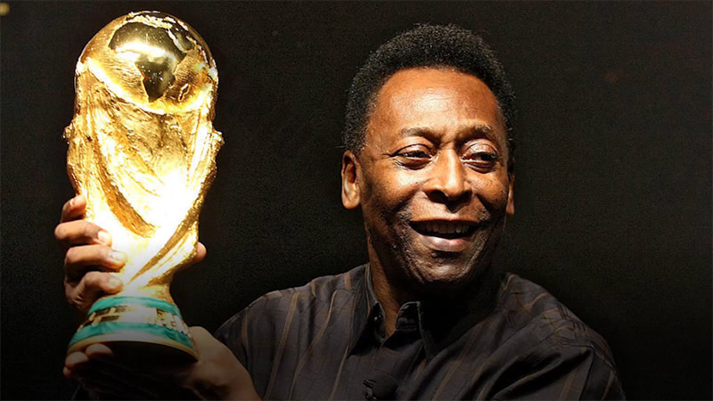 Top assist all time: Pele (369 assists)