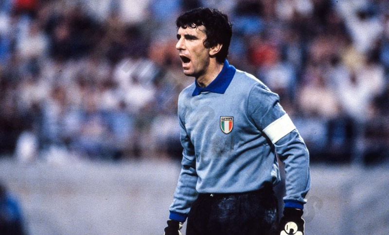 Best goal save ever in football history: Dino Zoff vs Brazil (1982)