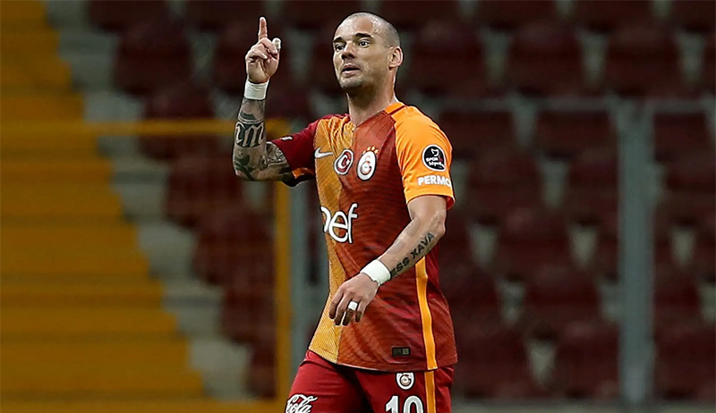 Famous bald football players: Wesley Sneijder