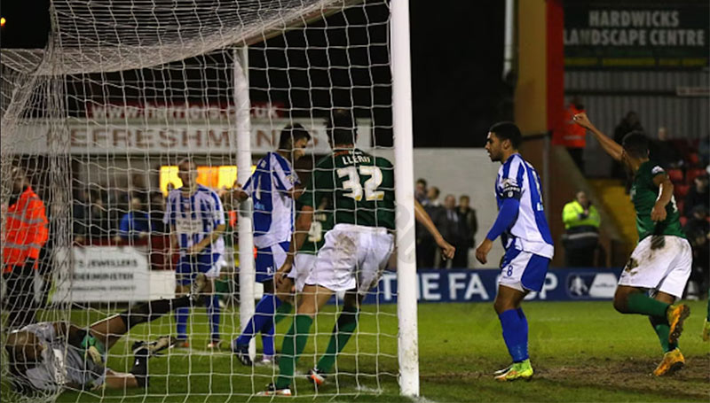 Longest penalty shootout in football history​: Scunthorpe United 14-13 Worcester City (32 penalties)