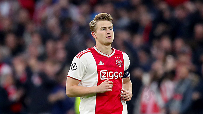 Most transferred player in football​: Matthijs de Ligt