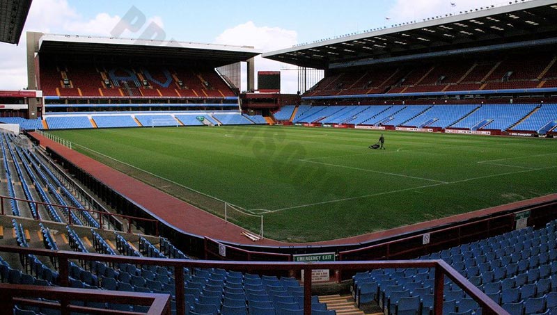 The oldest football stadium in the world: Villa Park (England - 1897)