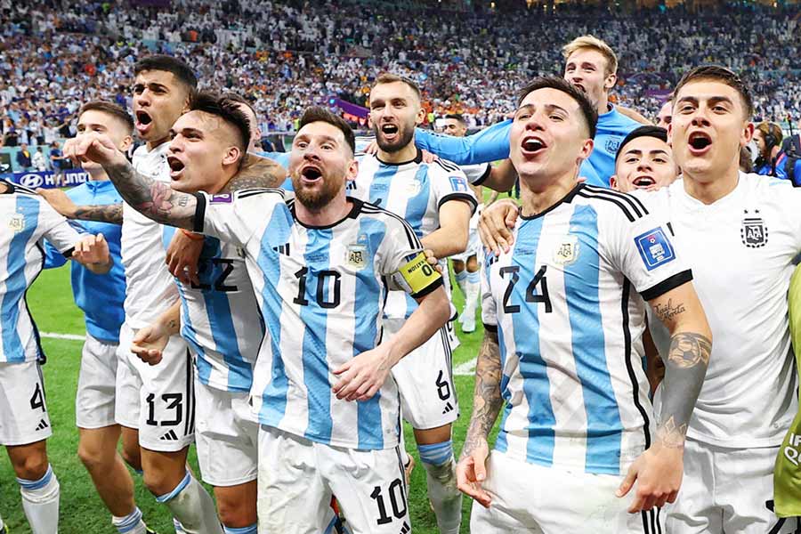 Best football team country in the world: Argentina (1840.93 points)