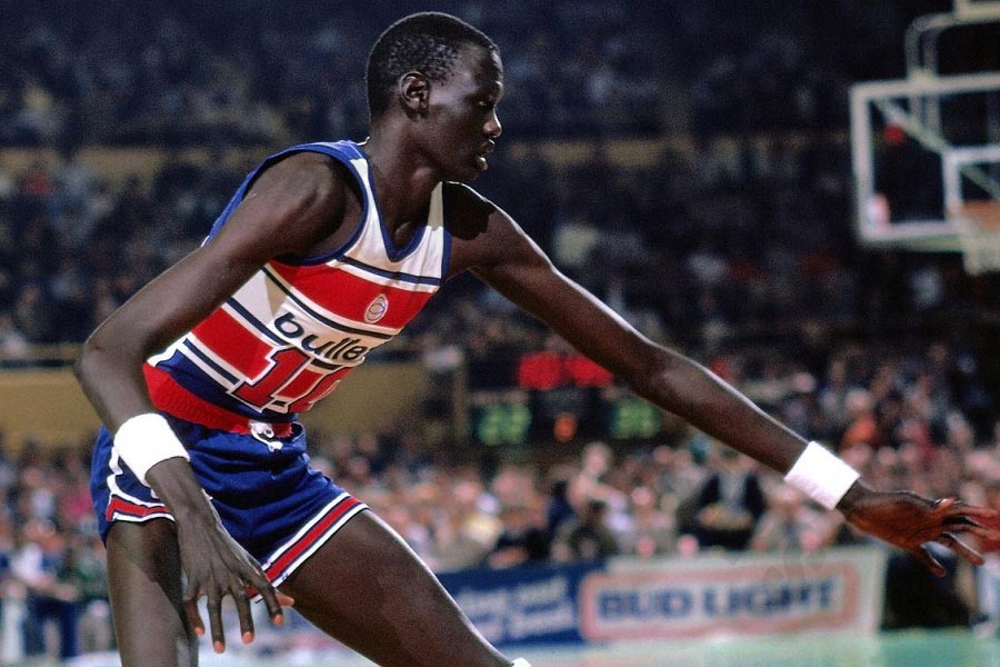 Who is the tallest NBA player ever - Manute Bol