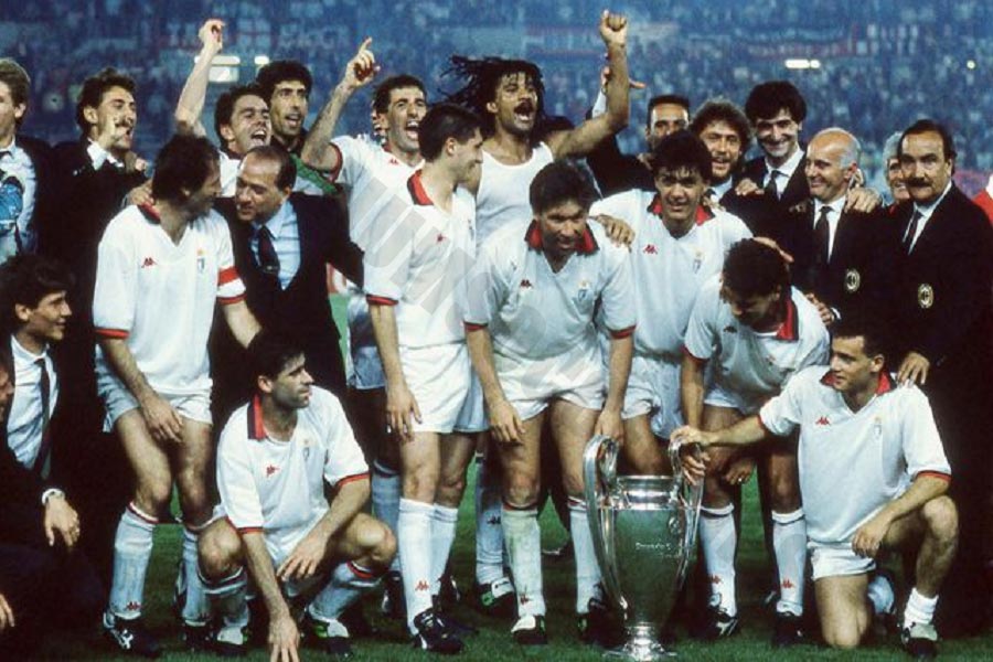 AC Milan (1988 - 1994)  - Best football squads of all time