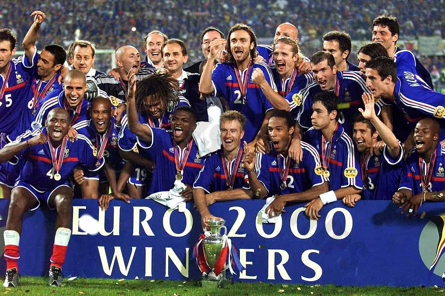 France (1998 – 2000) - Best football squads of all time