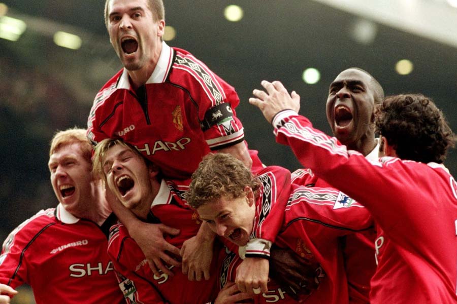 Manchester United (1999) - Best football squad of all time