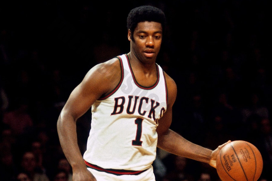 Oscar Robertson - Top NBA players ever