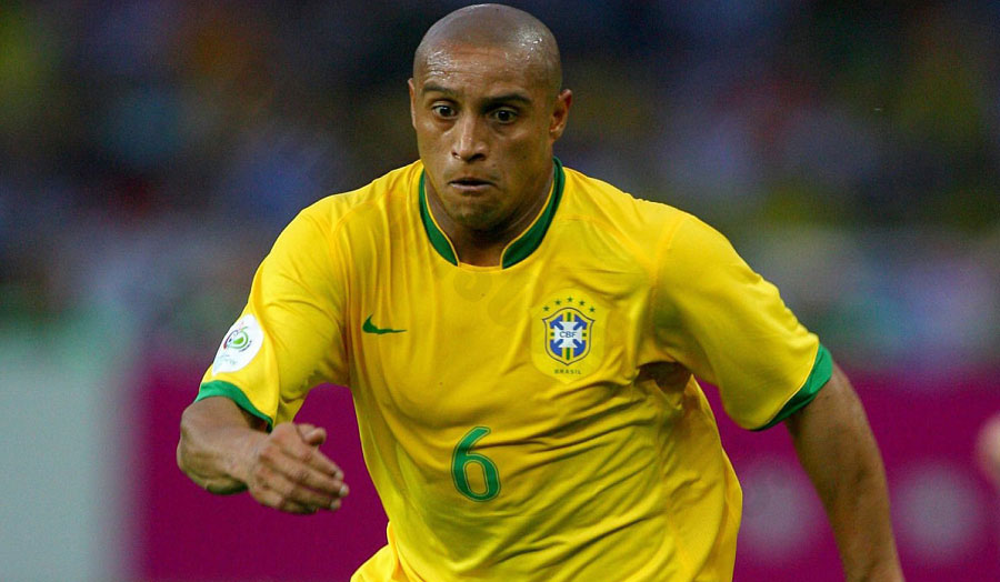 Roberto Carlos - The great left-back with hard-to-stop long-range shots