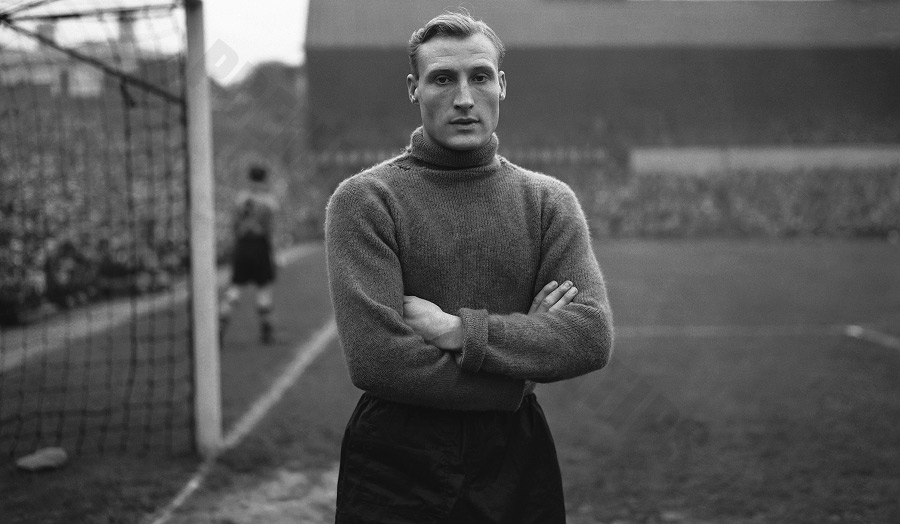 Bert Williams – Excellent goalkeeper, contributed greatly to Wolves' success in the 1950s