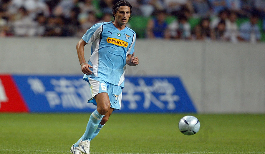 Dino Baggio – A hard-working central midfielder who keeps the rhythm and dominates the midfield