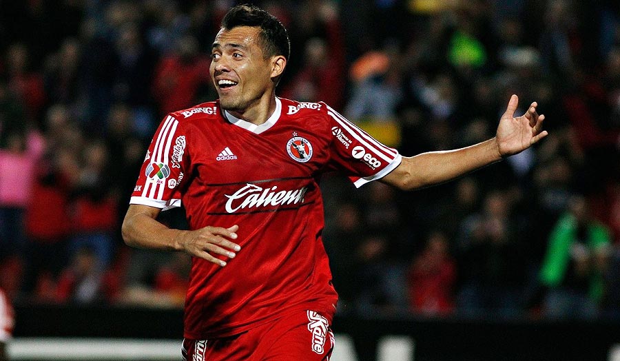 Juan Arango - Powerful free kick player, possesses magical left foot to create breakthroughs in attack