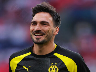 Mats Hummels - Steel center back with more than 500 matches, Dortmund's defense leader during a golden decade
