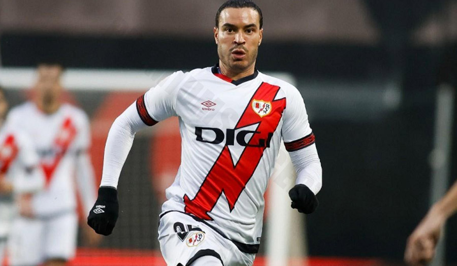 Raúl de Tomás - Top striker, scored 24 goals to help Rayo promoted to La Liga