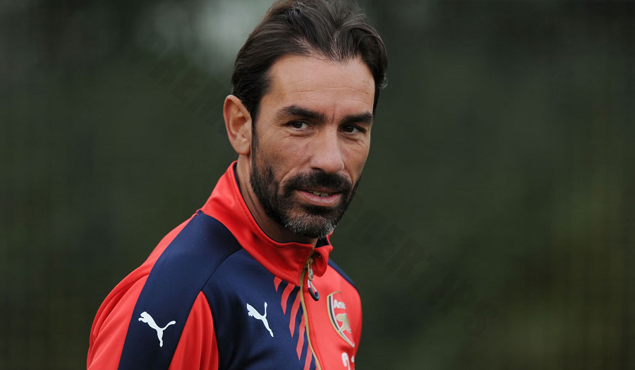 Robert Pirès - Former Arsenal star, with technique and experience, raises Villarreal's level in La Liga