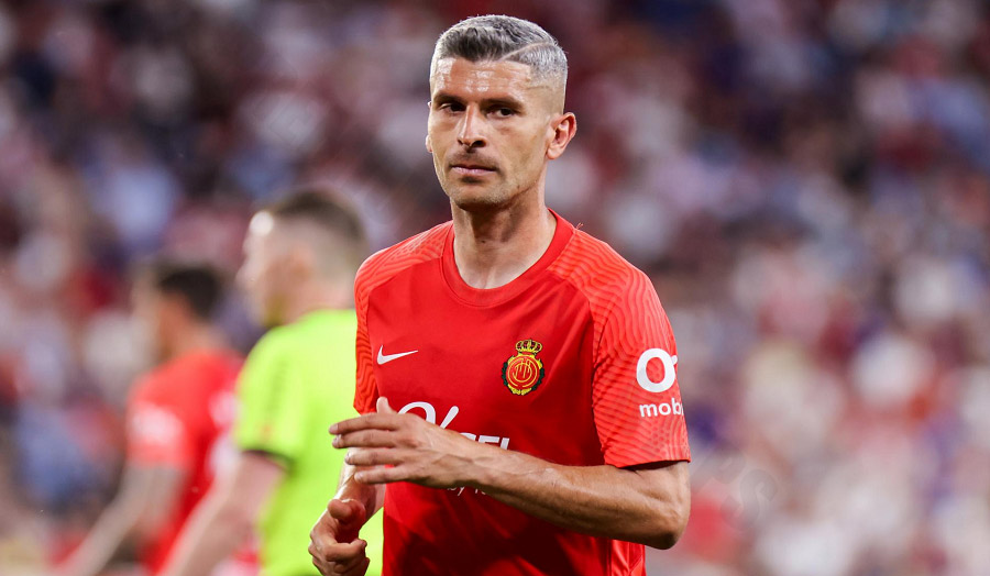 Salva Sevilla - The talented conductor controls the tempo of the match, creates opportunities and maintains the game for Mallorca