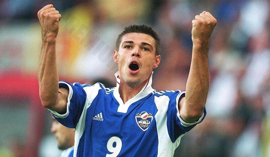 Savo Milošević - Experienced striker, increases Osasuna's chances of scoring and winning