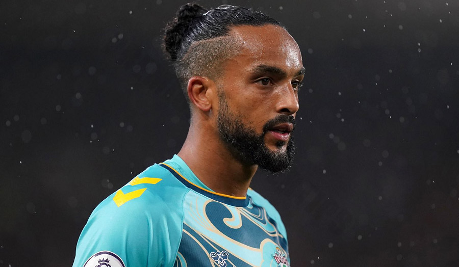Theo Walcott - The English football prodigy who took the football field by storm at the age of 15