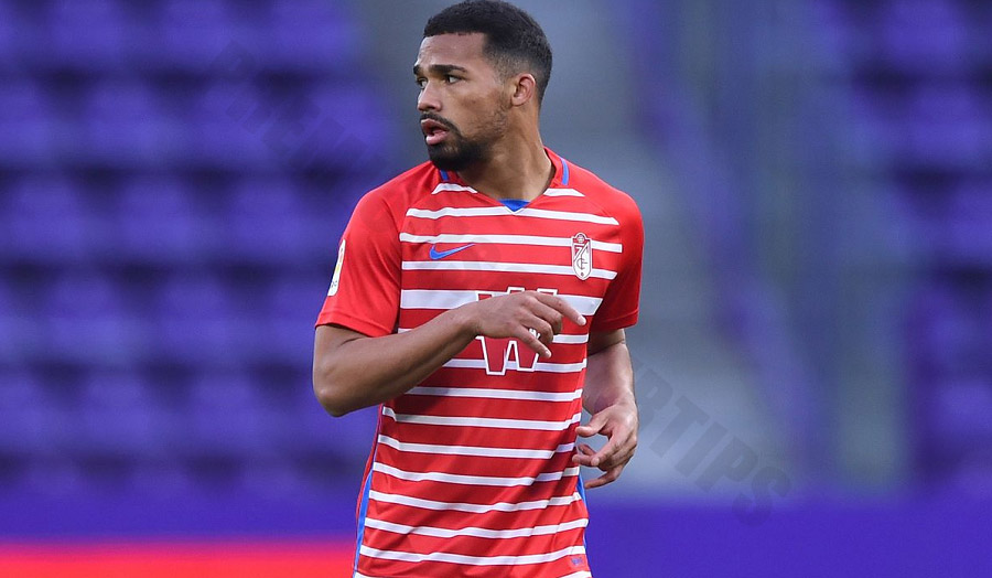 Yangel Herrera - Strong in both attack and defense, suitable for card bets and tackles