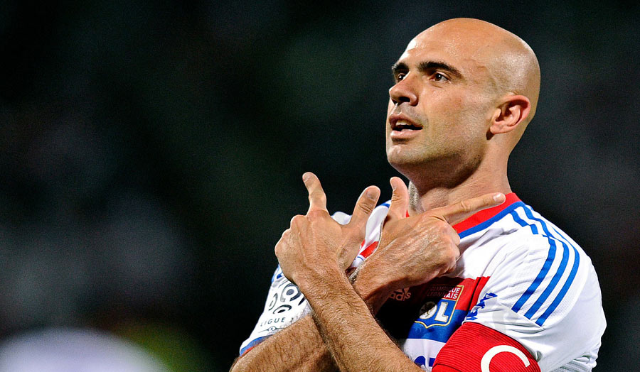 Cris, nicknamed “The Policeman”, is a defensive leader with a solid and decisive style