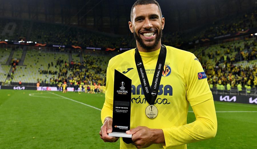 Étienne Capoue - Midfield sweeper, creating a solid game thanks to his intelligent interception ability