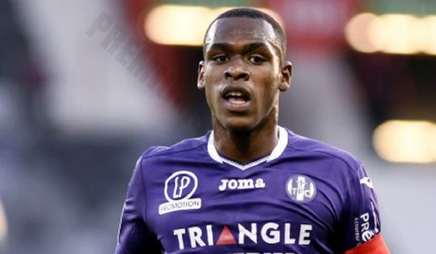 Issa Diop - Excellent young center back, defensive icon with physique and aerial ability