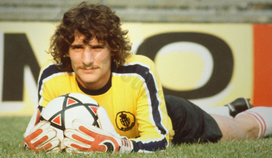 Jean-Luc Ettori - Legendary goalkeeper with 755 clean sheets, the most in Monaco history