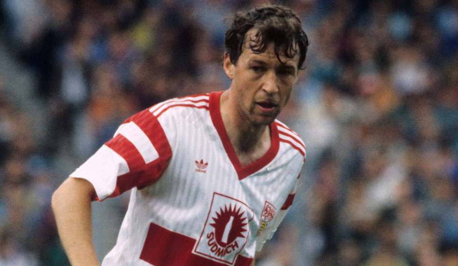 Karl Allgöwer – A complete midfielder, known for his powerful long-range shots and sharp passing