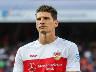 Mario Gómez – Modern striker, good in the air and has extremely stable scoring ability