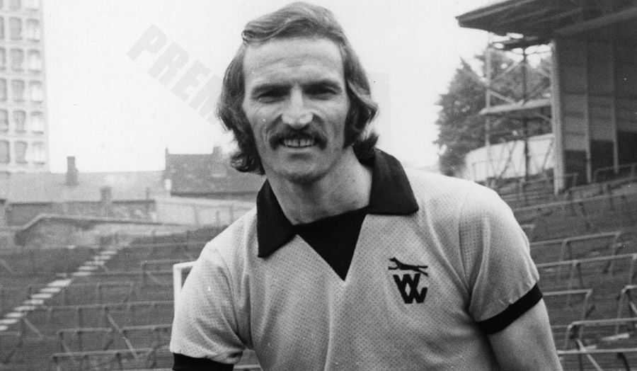 Derek Dougan – The tenacious striker who stirs up every defense with his will and physical strength