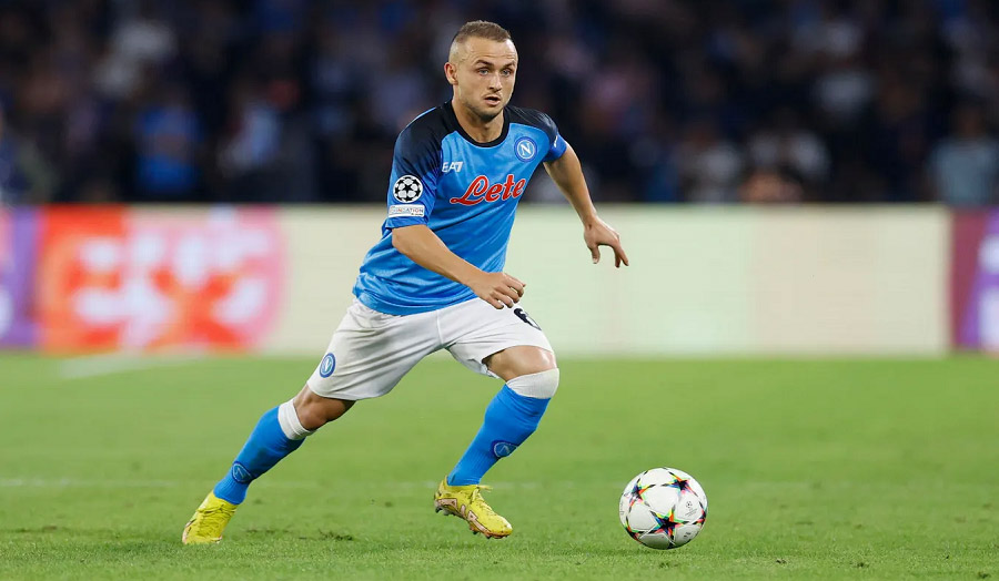Stanislav Lobotka – The “brain” of the midfield with excellent match control ability