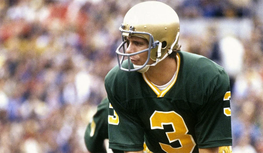 Joe Montana throwing a game-winning pass for Notre Dame during the 1977 season