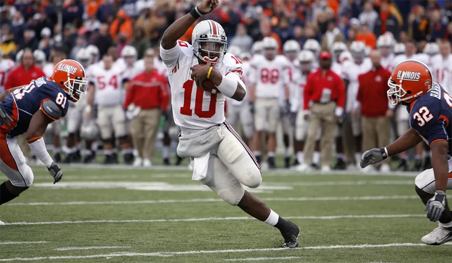 Troy Smith celebrating a touchdown during the 2006 season, one of the best Ohio State football players of all time