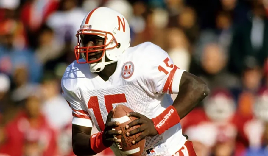 Tommie Frazier carrying the football for Nebraska